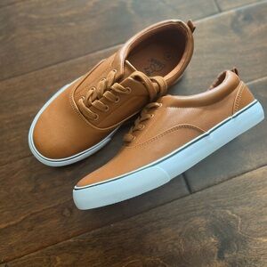 New brown faux leather lace up deck shoe sneakers size 5